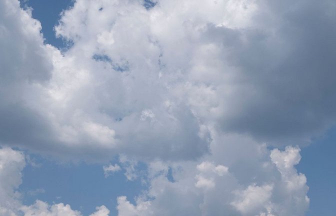 Ein Wetterwechsel kündigt sich laut DWD an. (Symbolbild)<span class='image-autor'>Foto: Marijan Murat/dpa</span>