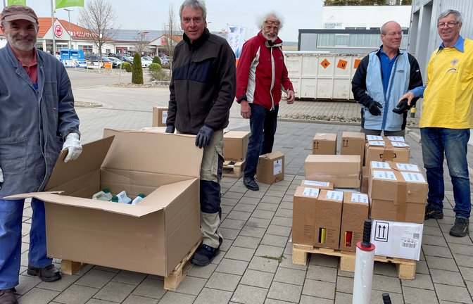 Mehrere Helfer sind in Sachsenheim eingesetzt.