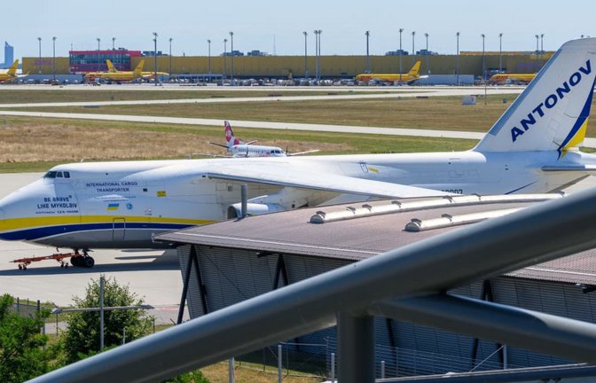 Die mit Sprengstoff beladene Drohne am Leipziger Flughafen sollte mutmaßlich eine ukrainische Frachtmaschine beschädigen.<span class='image-autor'>Hendrik Schmidt/dpa</span>