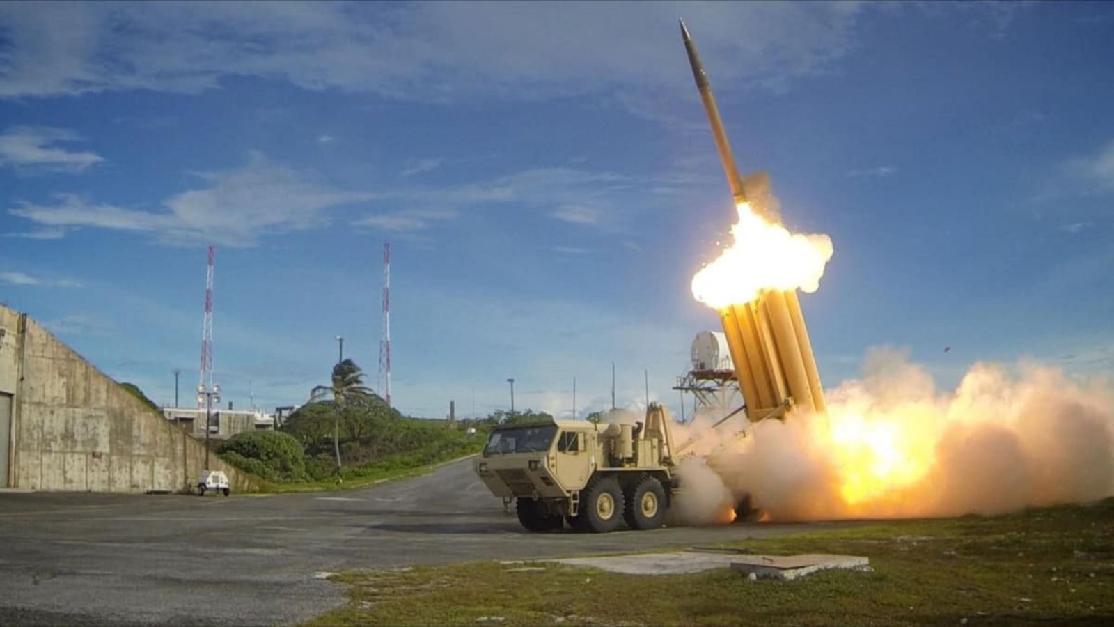 Die US-Bestände des Raketenabwehrsystem THAAD (Terminal High Altitude Area Defense) haben sich seit Ausbruch des Iran-Kriegs auf ein kritisches Maß reduziert. Die Lieferung von Nachschub dauert 53 Monate.Ralph Scott via ZUMA/Department Of Defense/ZUMA Wire/dpa