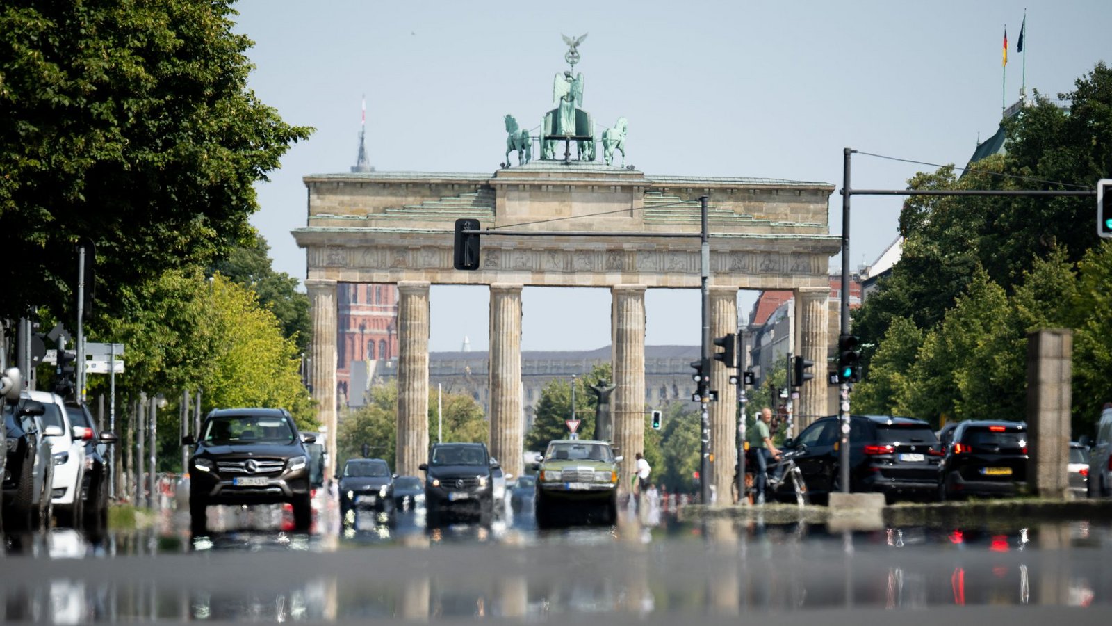 Die Berliner Verwaltung will künftig ihr Beschaffungswesen stärker nach sozialen Kriterien ausrichten (Symbolfoto).Foto: dpa/Sebastian Gollnow