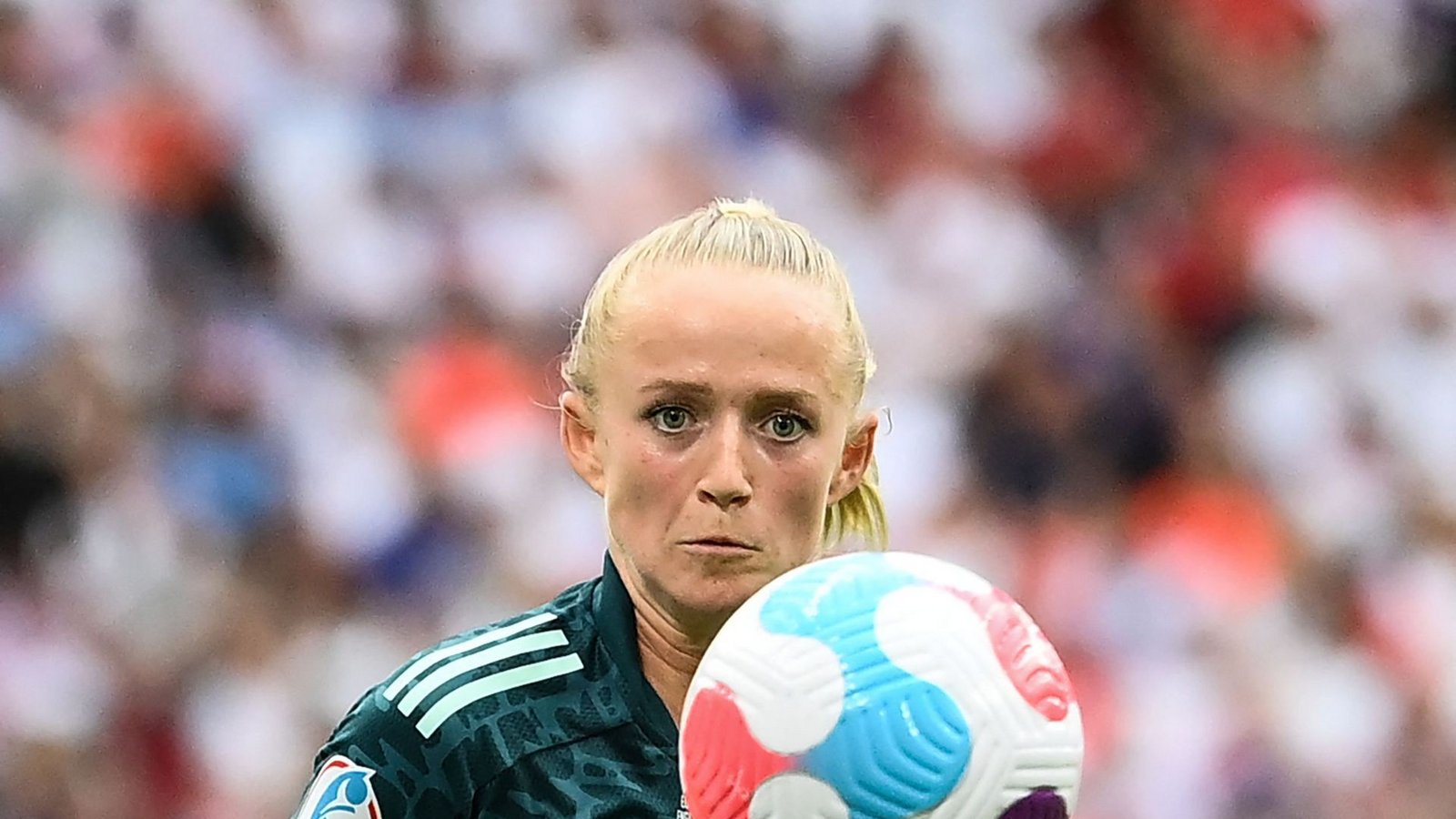 Deutschlands Lea Schuller: Zu beginn der zweiten Hälfte hatten die DFB-Frauen gute Chancen.Foto: AFP/FRANCK FIFE