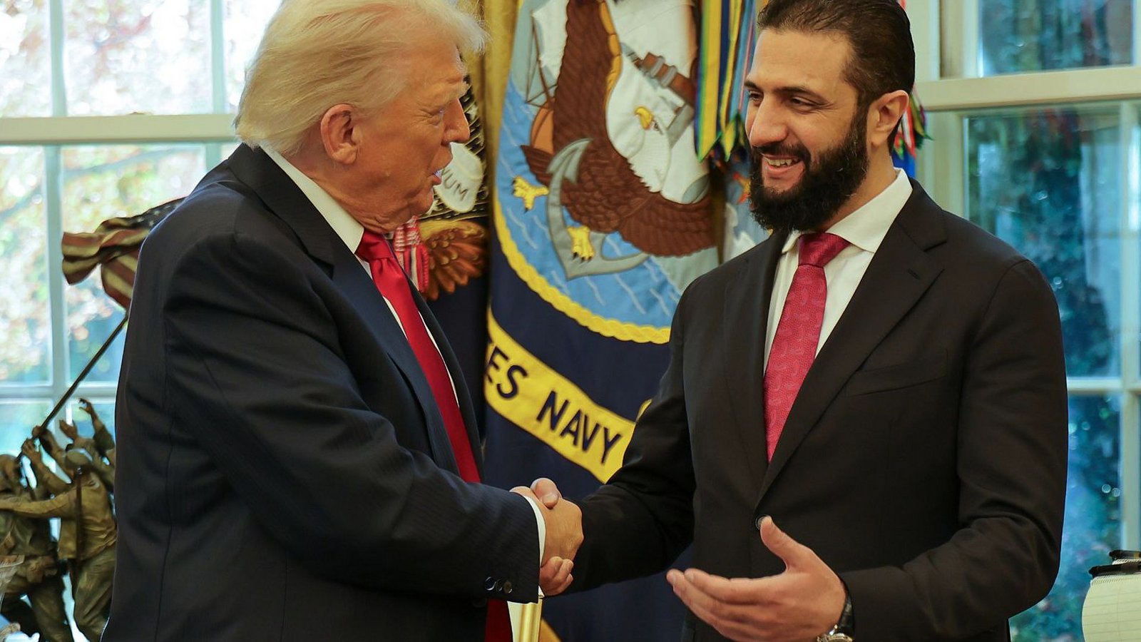 Donald Trump gibt dem syrischen Übergangspräsidenten Ahmed al-Scharaa politisch und militärisch Rückhalt.Foto: HOGP/AP/dpa Donald Trump gibt dem syrischen Übergangspräsidenten Ahmed al-Scharaa politisch und militärisch Rückhalt.Foto: HOGP/AP/dpa