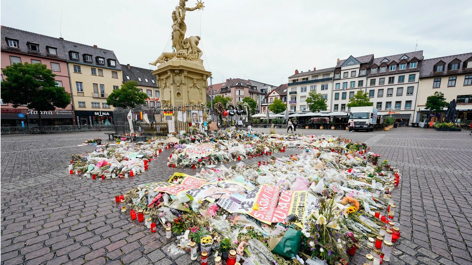 Ende Mai war der Polizist Rouven Laur auf dem Mannheimer Marktplatz getötet worden.Foto: dpa/Uwe Anspach Ende Mai war der Polizist Rouven Laur auf dem Mannheimer Marktplatz getötet worden.Foto: dpa/Uwe Anspach