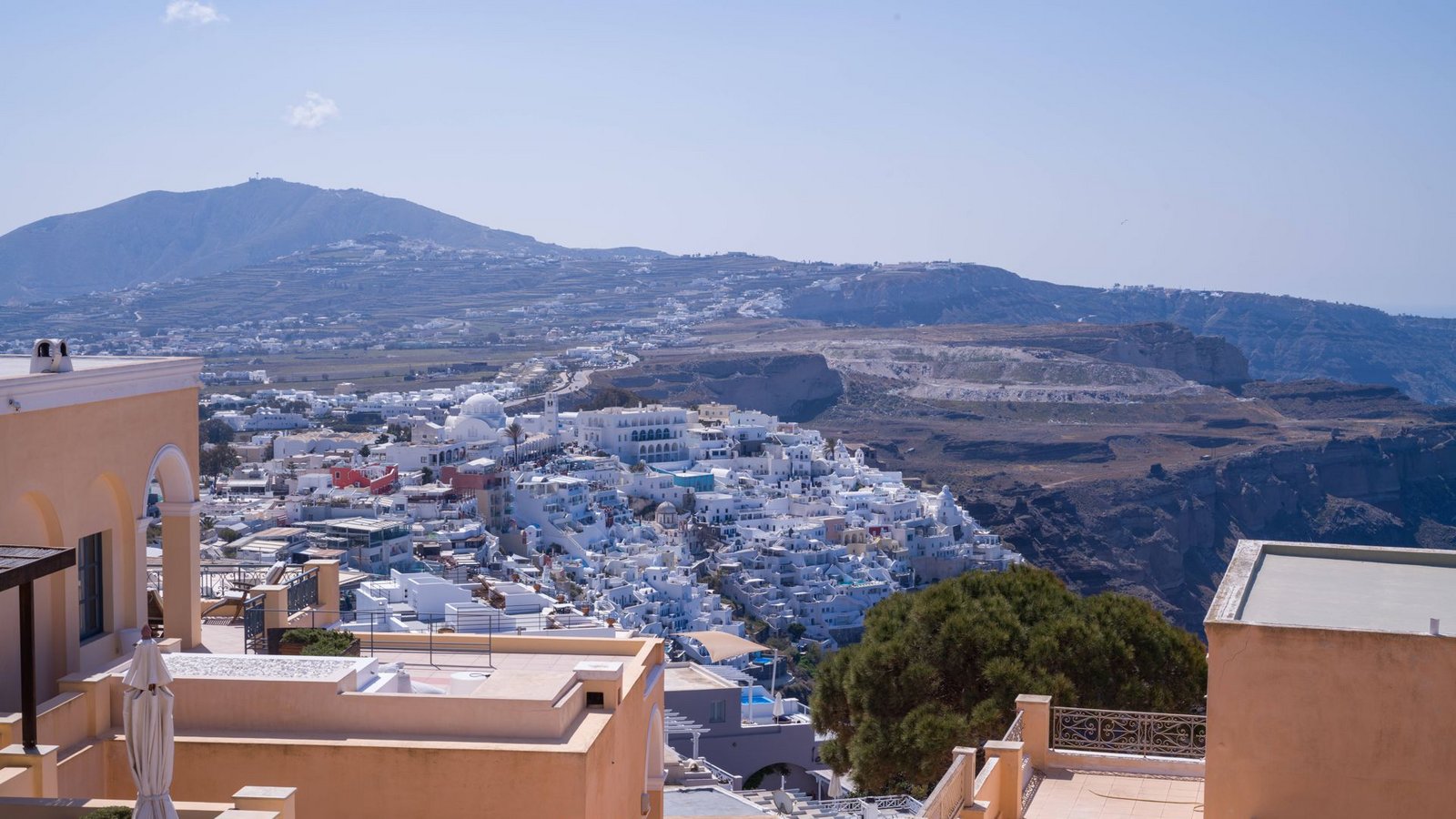1500 v. Chr. – Thira, Santorin, Griechenland: Der Vulkanausbruch löste einen Tsunami aus. Die Folgen der Eruption waren ein Grund für das Verschwinden der minoischen Kultur auf Kreta.Foto: imago/Karsten Eggert