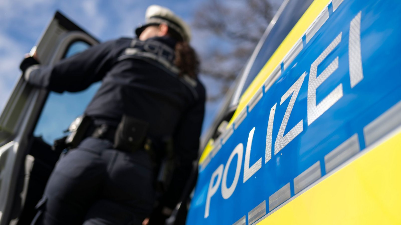 Nach monatelangen Ermittlungen nahm die Polizei vergangene Woche vier Männer fest (Symbolbild).Foto: Marijan Murat/dpa