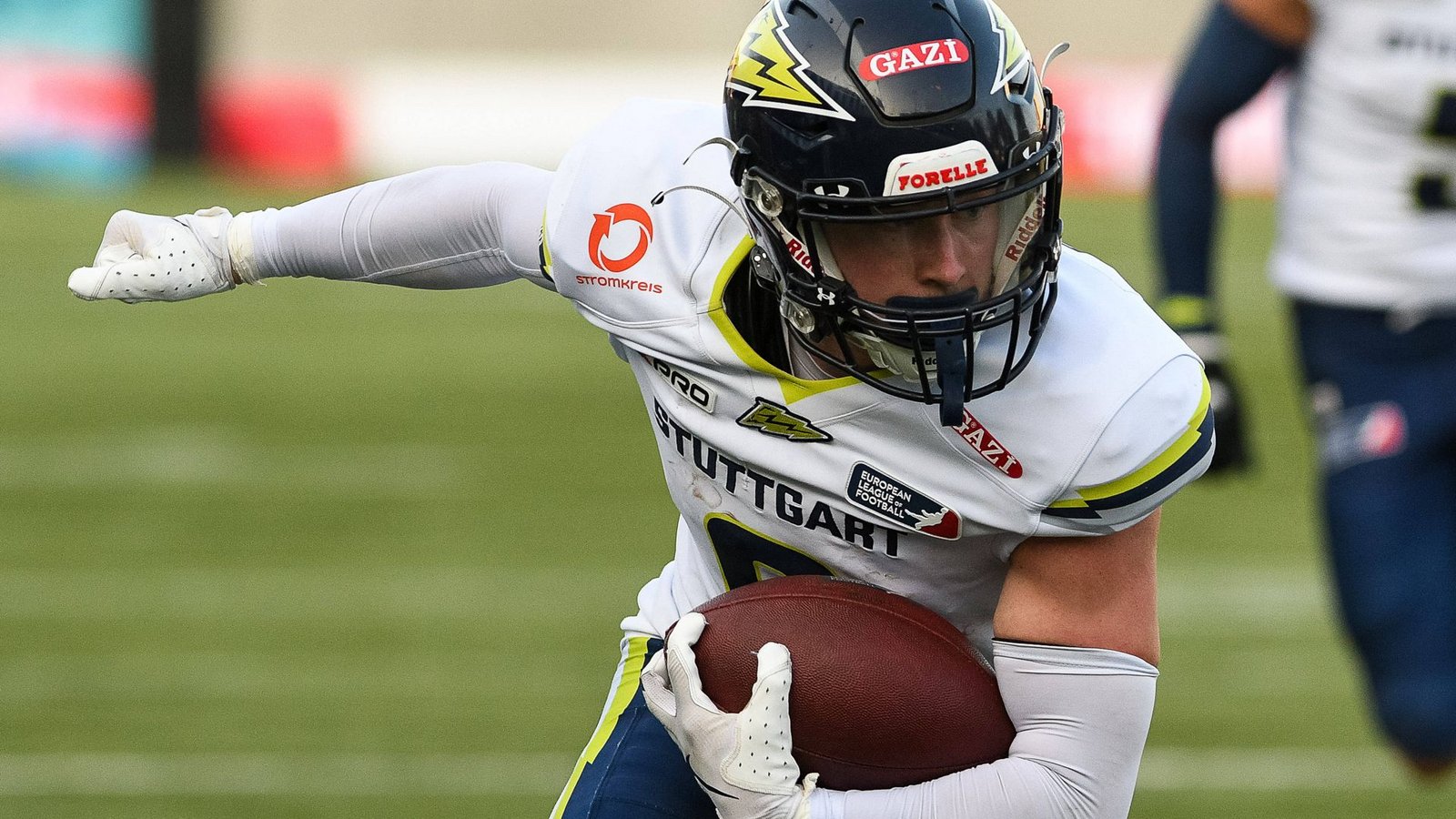 Lasse Angel in Aktion – am vergangenen Samstag hat er zwei Touchdowns zum Sieg von Stuttgart Surge beigesteuert.Foto: IMAGO/Eibner