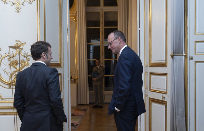 Frankreichs Präsident Emmanuel Macron trifft in Berlin auf Friedrich Merz. (Archivbild)<span class='image-autor'>Foto: dpa/Sarah steck</span>