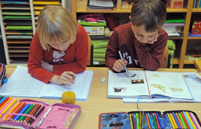 Ganztagsbetreuung gibt es an vielen Grundschulen  schon. Der  geplante Rechtsanspruch  ist jedoch ein Kraftakt, an dessen Umsetzung es Zweifel gibt.<span class='image-autor'>Foto: dpa/Patrick Seeger</span>