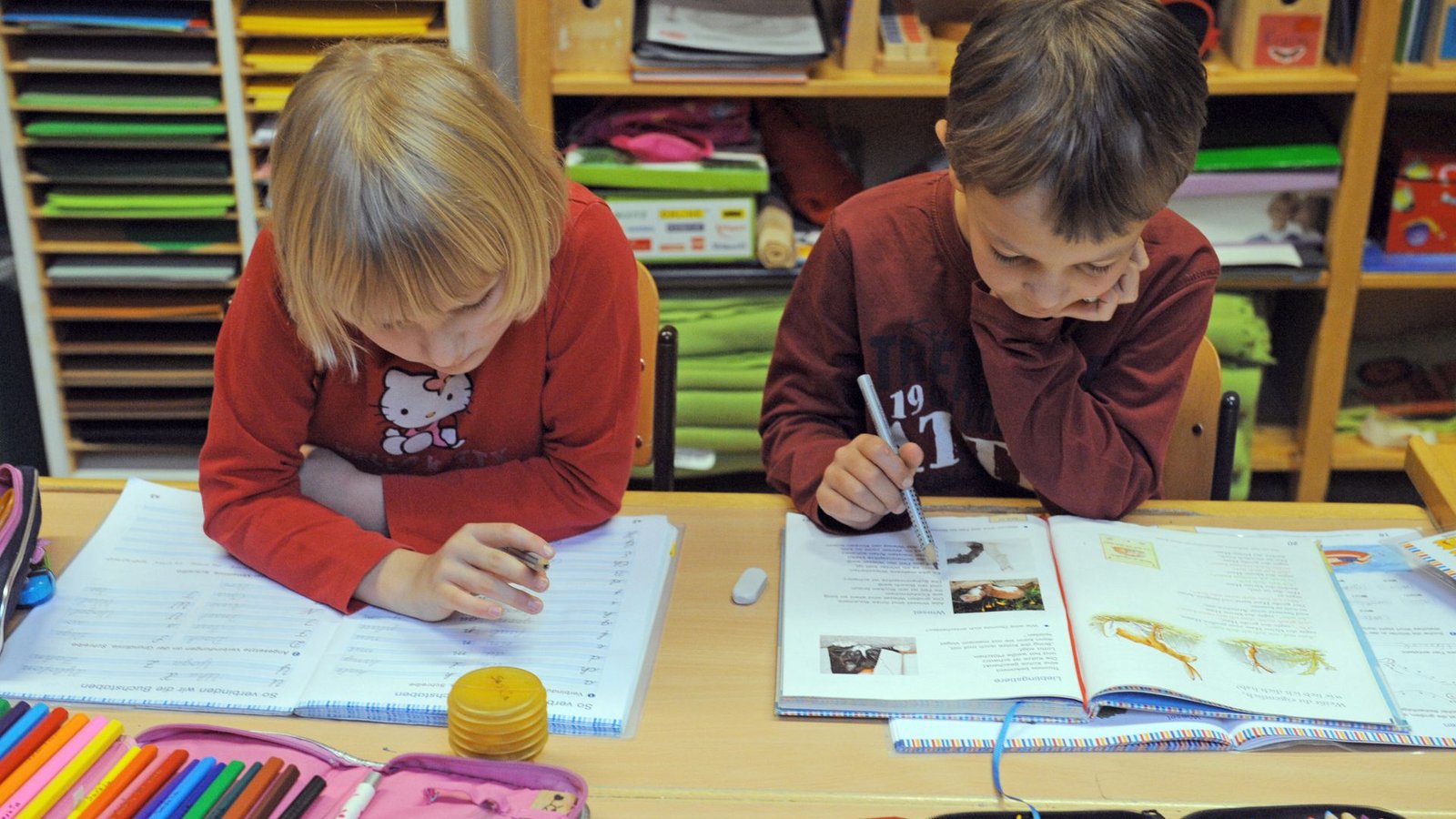 Ganztagsbetreuung gibt es an vielen Grundschulen  schon. Der  geplante Rechtsanspruch  ist jedoch ein Kraftakt, an dessen Umsetzung es Zweifel gibt.Foto: dpa/Patrick Seeger