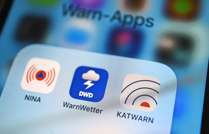 Unter anderem wird über die Warn-Apps gewarnt.<span class='image-autor'>Foto: dpa</span>