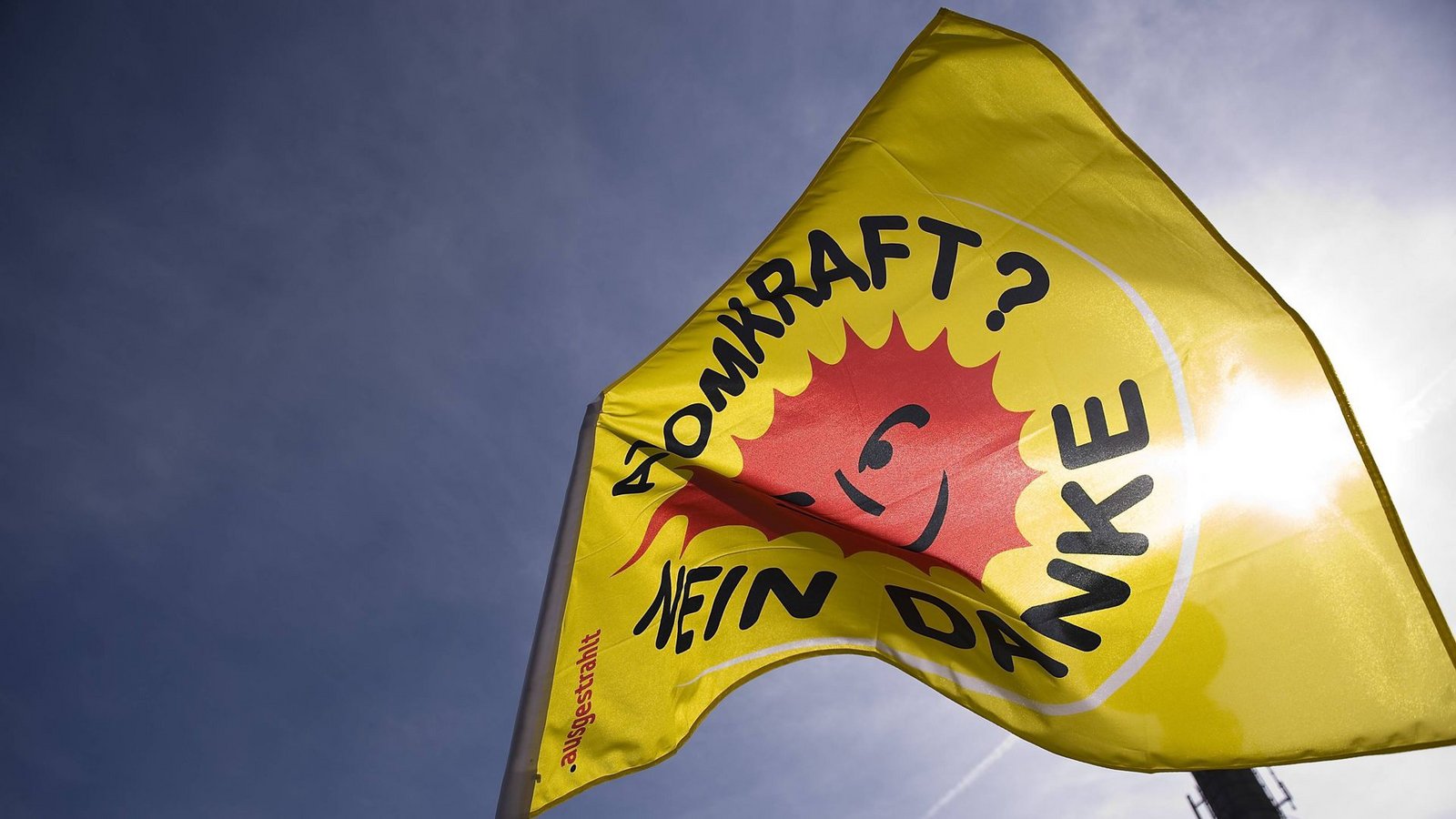 Welche deutschen Parteien sehen Atomkraft als klimafreundliche Energiegewinnungsoption für die Zukunft? (Symbolbild)Foto: imago stock&people/imago stock&people Welche deutschen Parteien sehen Atomkraft als klimafreundliche Energiegewinnungsoption für die Zukunft? (Symbolbild)Foto: imago stock&people/imago stock&people