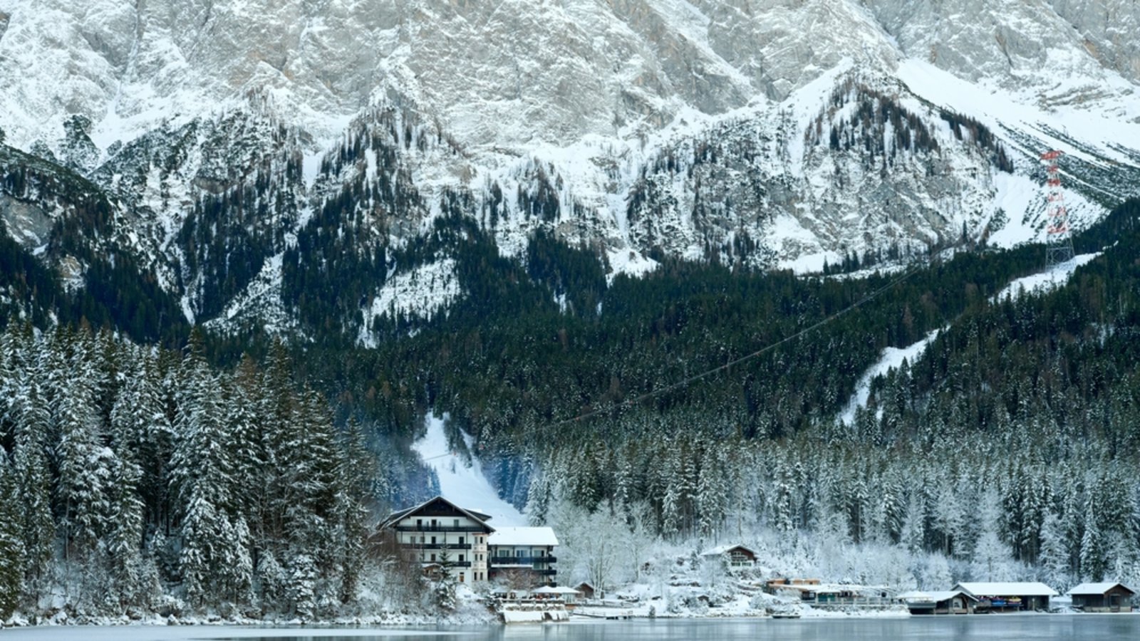 Nur in den Alpen kann es heute leicht schneien.Foto: Andrii_K / shutterstock.com