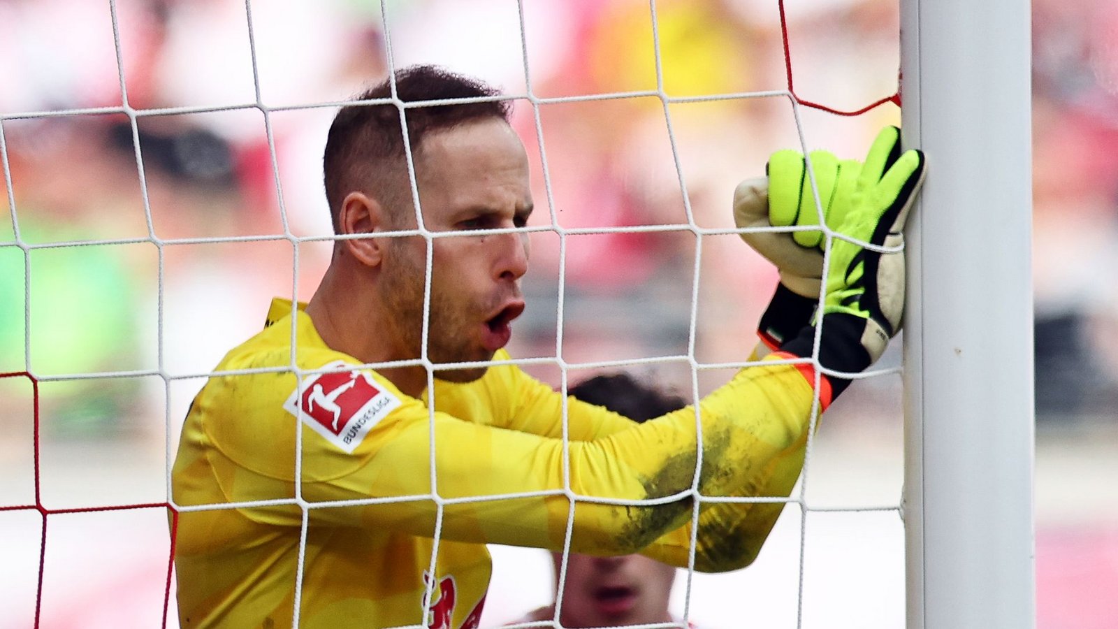 Leipzigs Torhüter Peter Gulacsi zeigte eine starke Leistung gegen Dortmund.Foto: Jan Woitas/dpa