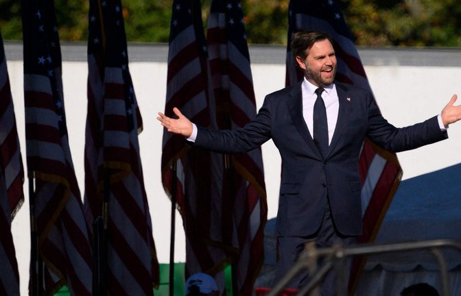J.D. Vance bei einer Wahlkampfveranstaltung in Butler, Pennsylvania.<span class='image-autor'>Foto: Getty Images via AFP/JEFF SWENSEN</span>