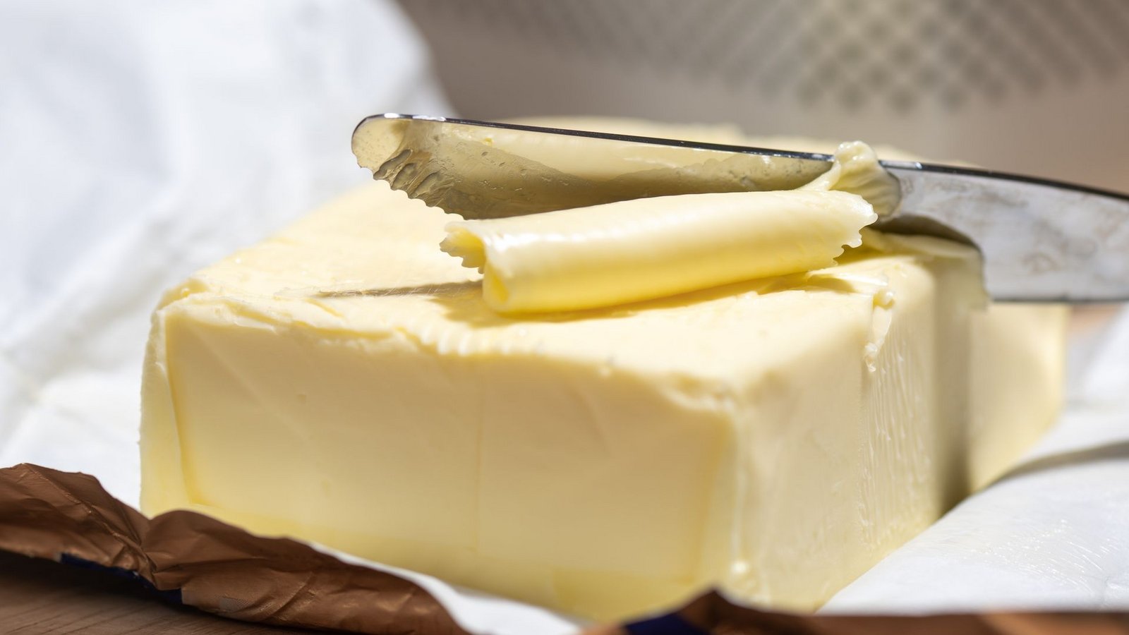Butter gilt als Eckpreisartikel, an dem sich die Kunden bei der Preiswahrnehmung eines Händlers orientieren.Foto: Hendrik Schmidt/dpa