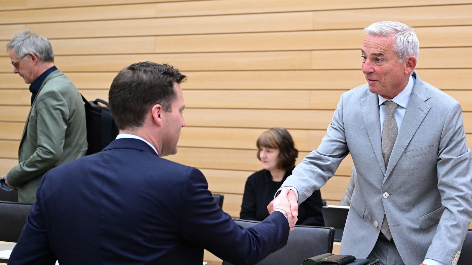 Manuel Hagel und Thomas Strobl demonstrieren am Mittwoch Einigkeit im Landtag.Foto: dpa/Bernd Weißbrod Manuel Hagel und Thomas Strobl demonstrieren am Mittwoch Einigkeit im Landtag.Foto: dpa/Bernd Weißbrod
