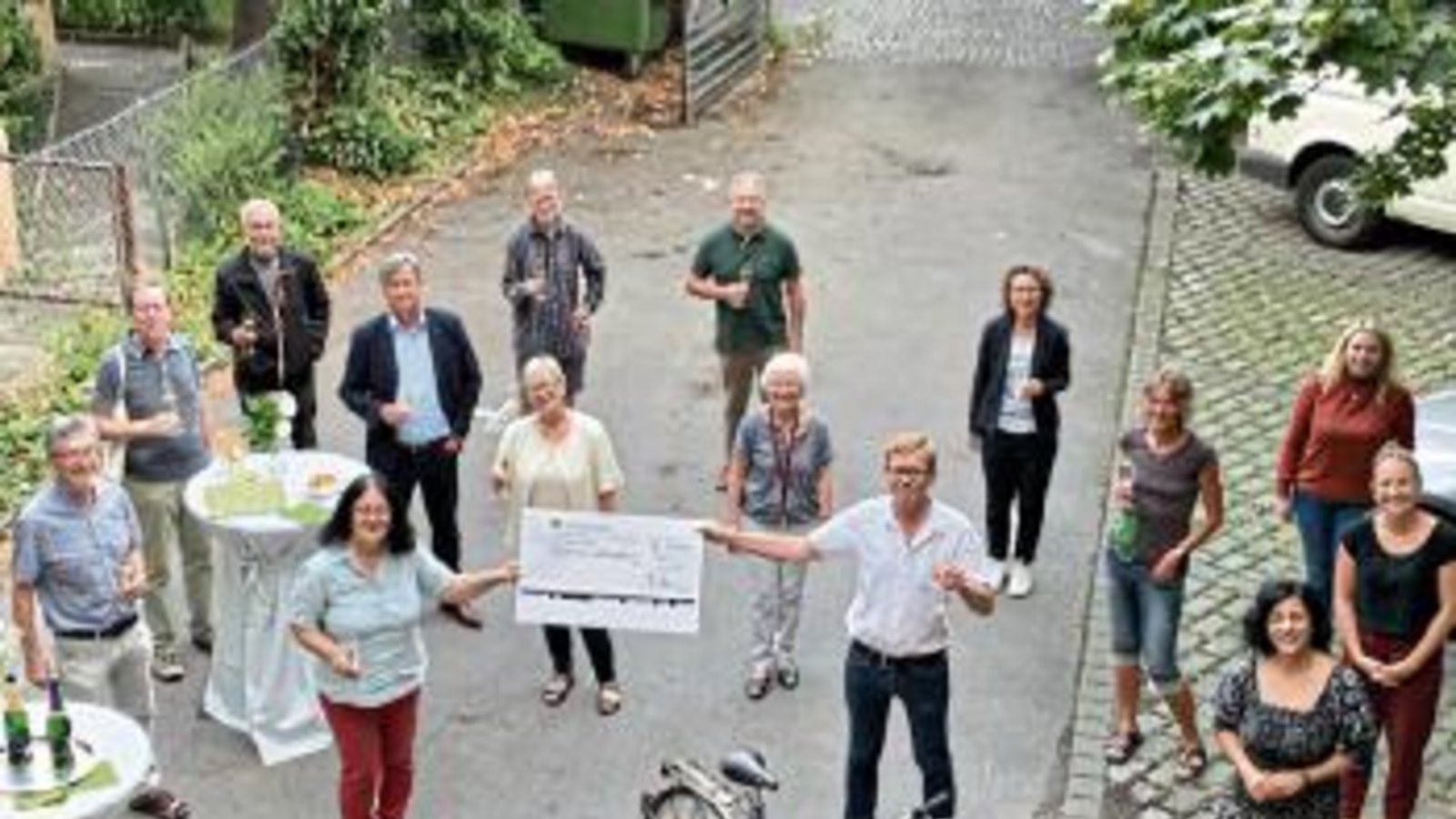Fälle häuslicher Gewalt haben im Lockdown zugenommen. Deshalb spendet die Kreistagsfraktion der Grünen für das Ludwigsburger Frauenhaus.  Foto: p