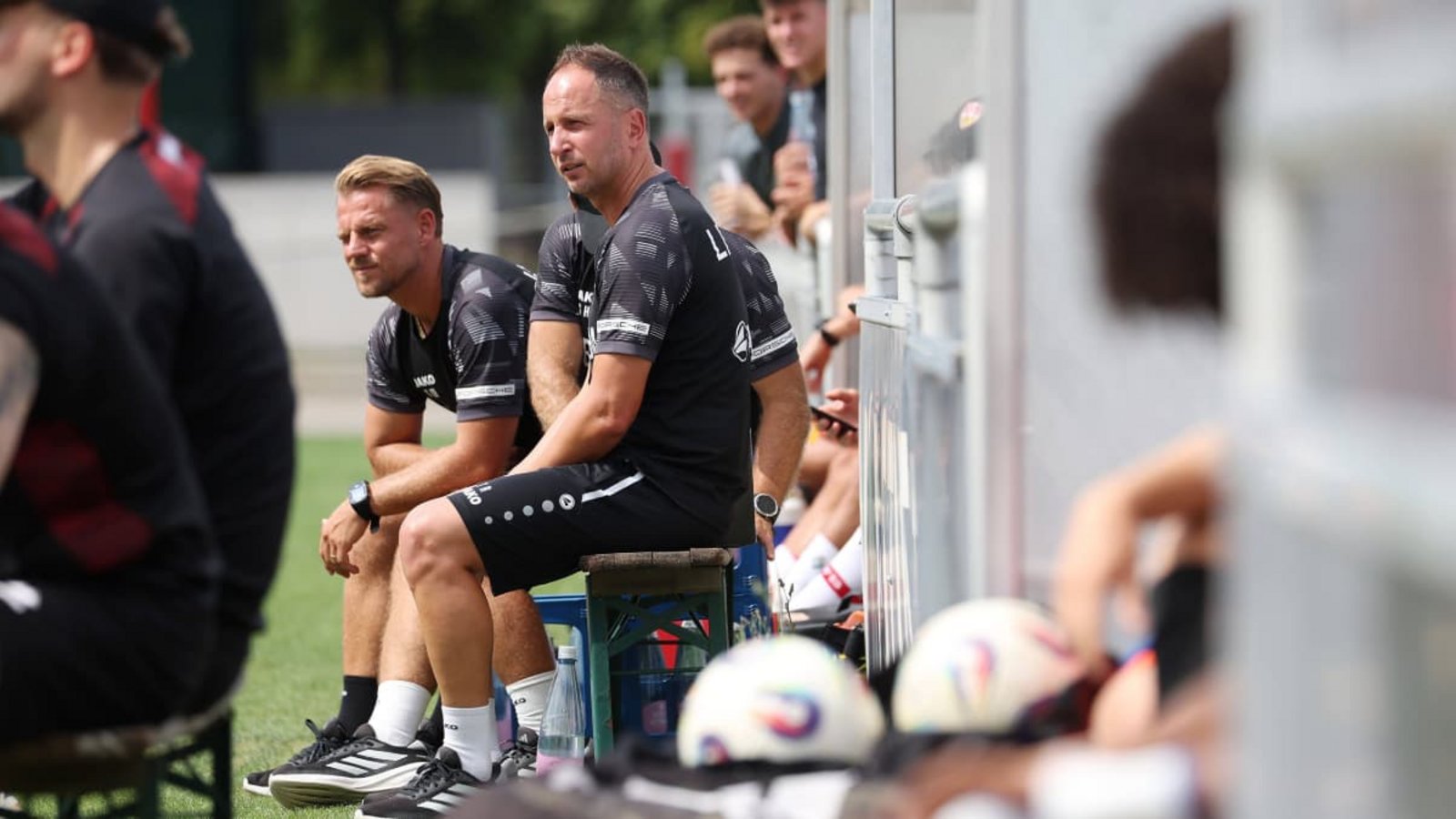 Tobias Rathgeb (Mitte) und seine U19 stehen vor dem Start in die Youth League.Baumann/Julia Rahn Tobias Rathgeb (Mitte) und seine U19 stehen vor dem Start in die Youth League.Baumann/Julia Rahn