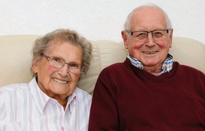 Sind seit 65 Jahren verheiratet: Gisela und Helmut Jaus. Foto: Bögel