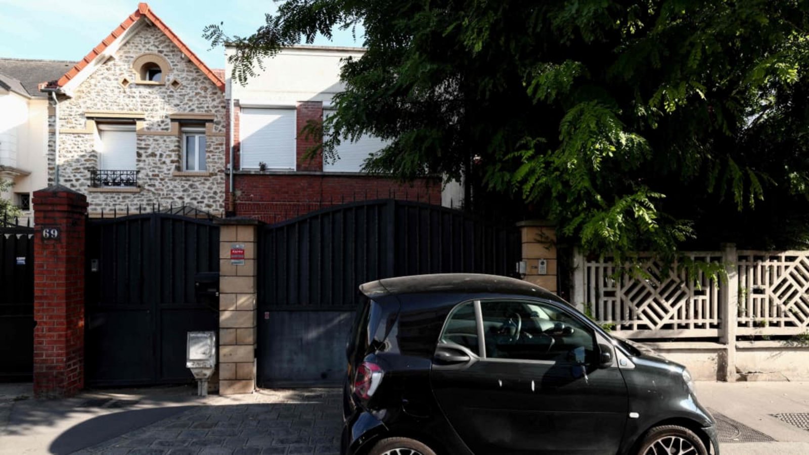 Dieses Foto vom 22. Juli 2026 zeigt die Wohnung (R) des Modelagenten Daniel Siad in Colombes, einem nordwestlichen Vorort von Paris, wo er am 20. Juli tot aufgefunden wurde.XAVIER GALIANA/afp Dieses Foto vom 22. Juli 2026 zeigt die Wohnung (R) des Modelagenten Daniel Siad in Colombes, einem nordwestlichen Vorort von Paris, wo er am 20. Juli tot aufgefunden wurde.XAVIER GALIANA/afp