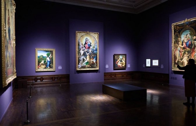 Herz der Ausstellung „Correggio. Berührend menschlich“: die frisch restaurierte Madonna des heiligen Sebastian in der Gemäldegalerie in Dresden.<span class='image-autor'>Robert Michael/dpa</span>