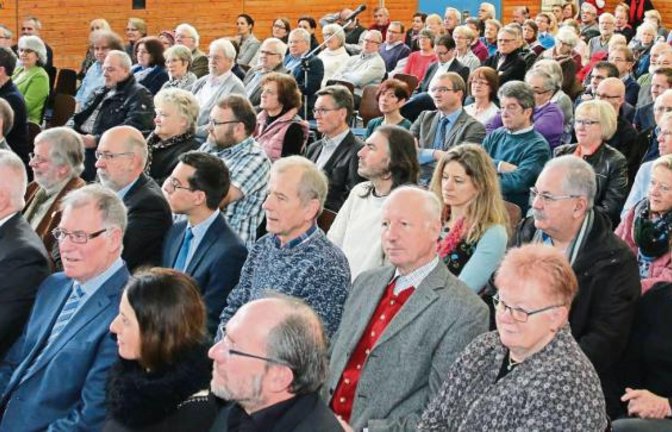 Über 200 Gäste gestern bei der Einwohnerversammlung in Häfnerhaslach. Fotos: Bögel