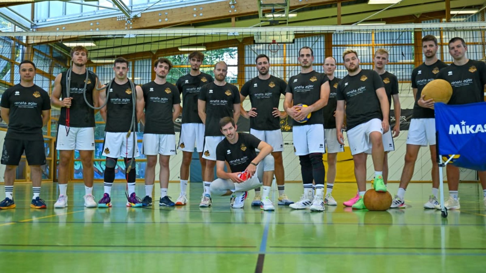 Das Zweitliga-Team aus Botnang vor dem Saisonstart. Von links: Trainer Kim Knaupp, Fabian Breitenbach, Joshua Rauber, Christoph Müller, Max Sachers, Bastian Ditschmann, unten Moritz Zeitler, Felix Kerlein, Moritz Rauber, Aaron Weichelt, Manuel Babinger, Moritz Finke, Ferdinand Gerstenberger, Jascha Hommel.Tom Bloch