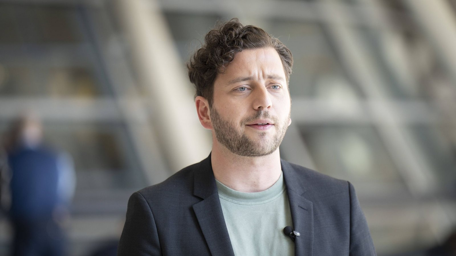 Grünen-Chef Felix Banaszak setzt in der Türkei ein „Zeichen der Solidarität“.Foto: imago/Bernd Elmenthaler Grünen-Chef Felix Banaszak setzt in der Türkei ein „Zeichen der Solidarität“.Foto: imago/Bernd Elmenthaler