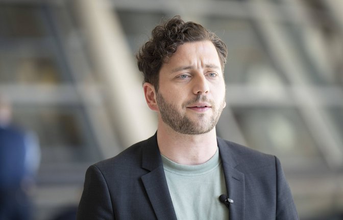 Grünen-Chef Felix Banaszak setzt in der Türkei ein  „Zeichen der Solidarität“.<span class='image-autor'>Foto: imago/Bernd Elmenthaler</span>