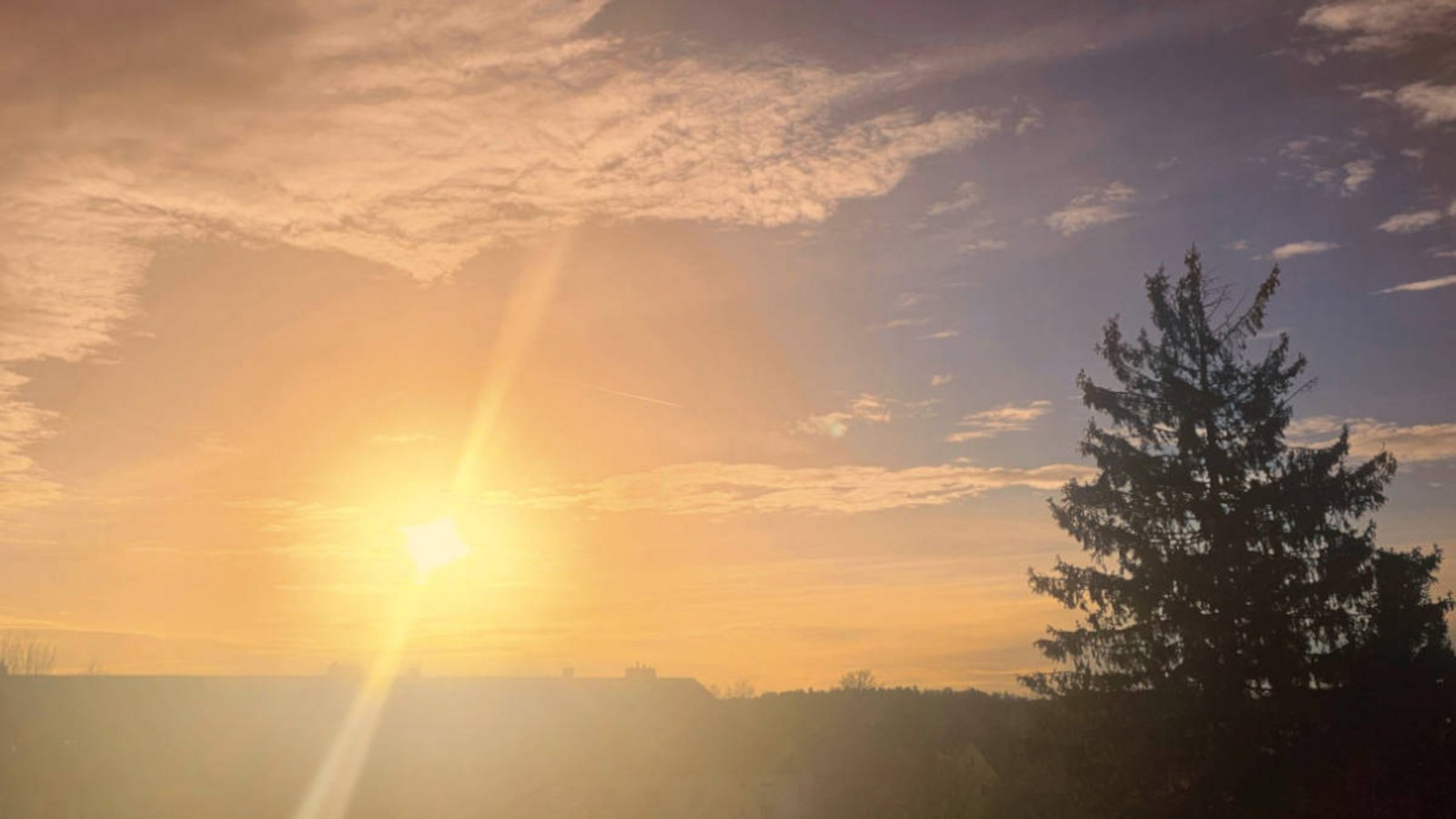 Erfahren Sie, ab wann die Tage wieder heller werden und warum dies nur langsam passiert.Foto: Morpheus_f1 / shutterstock.com