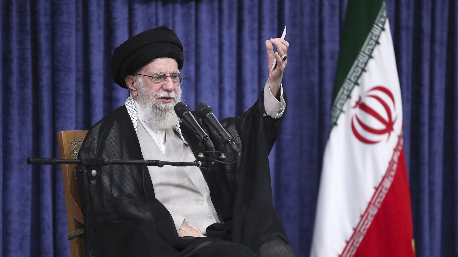 Irans oberster Führer Ajatollah Ali Khamenei bei einem Treffen mit Justizbeamten.Foto: dpa/Uncredited/Office of the Iranian