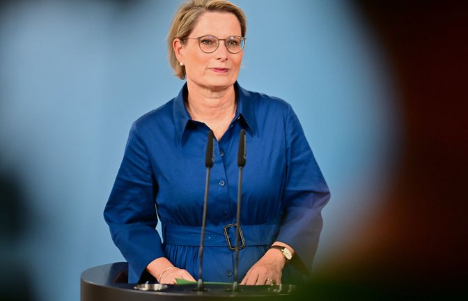 Stefanie Hubig (SPD), Bundesministerin der Justiz und für Verbraucherschutz, bei einem Statement im vergangenen Jahr. (Archivbild)<span class='image-autor'>Foto: Sebastian Gollnow/dpa/Sebastian Gollnow</span>
