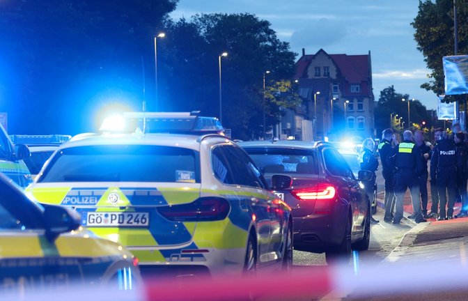 Nach den Schüssen auf einen Polizisten in Göttingen wurde nach dem mutmaßlichen Täter gesucht - nun hat sich der 16-Jährige der Polizei gestellt.<span class='image-autor'>Foto: Stefan Rampfel/dpa</span>