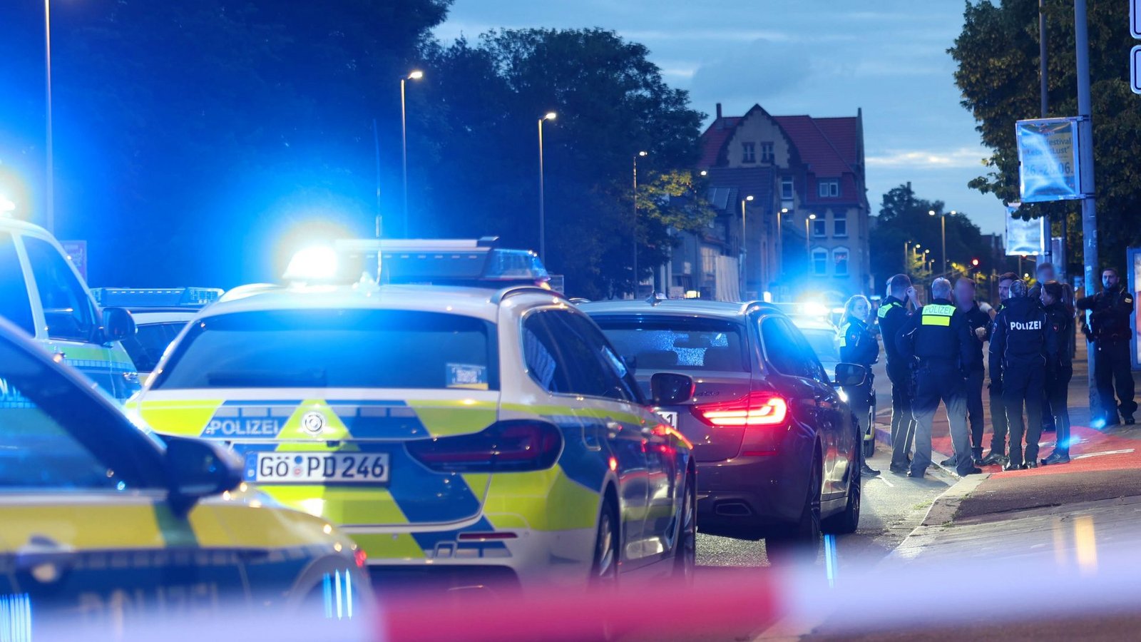 Nach den Schüssen auf einen Polizisten in Göttingen wurde nach dem mutmaßlichen Täter gesucht - nun hat sich der 16-Jährige der Polizei gestellt.Foto: Stefan Rampfel/dpa