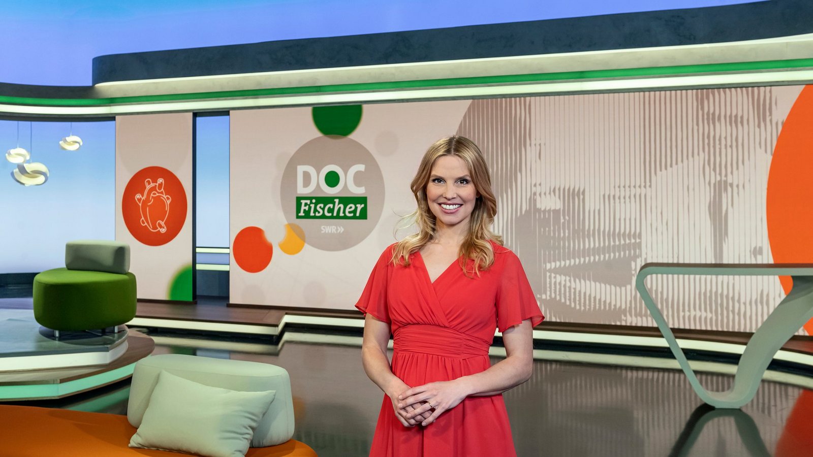 SWR DOC FISCHER, am Mittwoch (12.11.25) um 20:15 Uhr im SWR. Moderatorin Julia Fischer.Foto: SWR/Patricia Neligan SWR DOC FISCHER, am Mittwoch (12.11.25) um 20:15 Uhr im SWR. Moderatorin Julia Fischer.Foto: SWR/Patricia Neligan