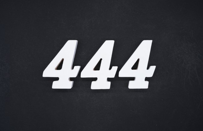 Die "444" kann verschiedenste Bedeutungen haben.<span class='image-autor'>Foto: Nopwaratch Stock/ Shutterstock</span>