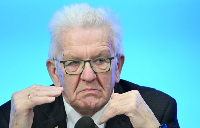 Ihm droht neuer Ärger mit Verbeamtungs-Plänen: Winfried Kretschmann<span class='image-autor'>Foto: dpa</span>