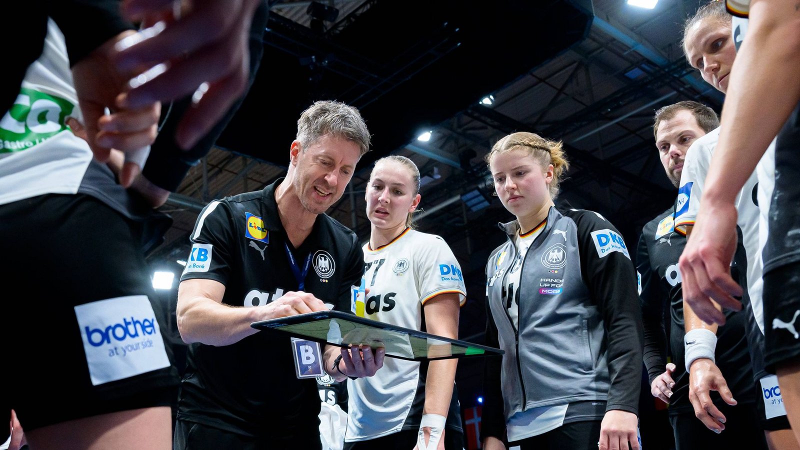 Markus Gaugisch bleibt bis 2028 Cheftrainer der deutschen Handballerinnen.Foto: IMAGO/wolf-sportfoto Markus Gaugisch bleibt bis 2028 Cheftrainer der deutschen Handballerinnen.Foto: IMAGO/wolf-sportfoto