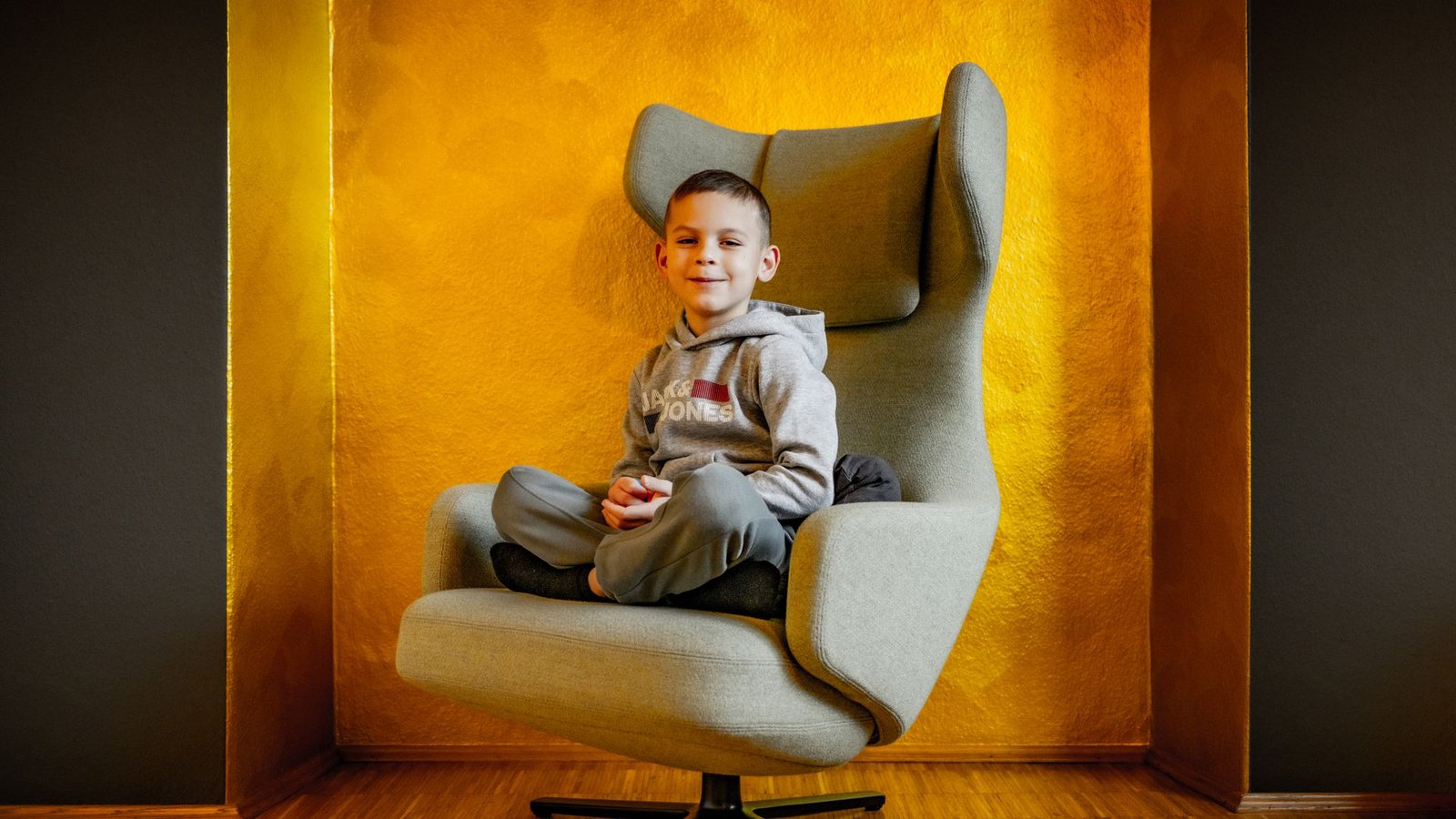 Der inzwischen siebenjährige Adrian in der Tübinger HeilpraktikerpraxisFoto: Andreas Reiner Der inzwischen siebenjährige Adrian in der Tübinger HeilpraktikerpraxisFoto: Andreas Reiner