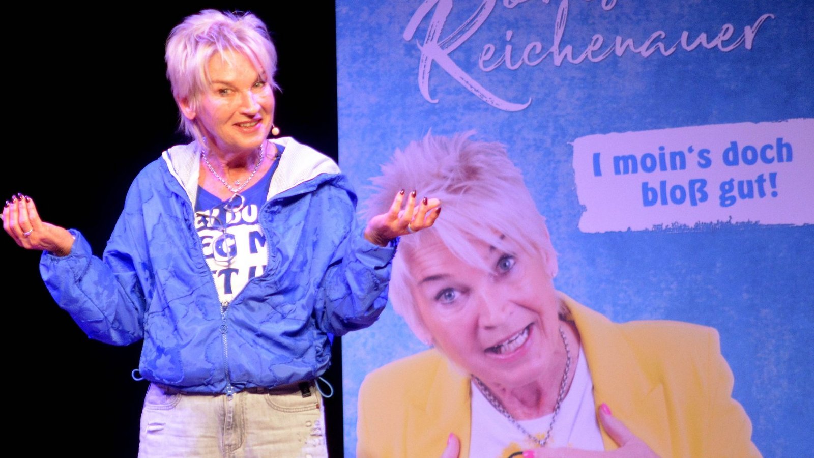 Doris Reichenauer begeistert das Publikum in der Schützinger Festhalle.  Foto: Stahlfeld