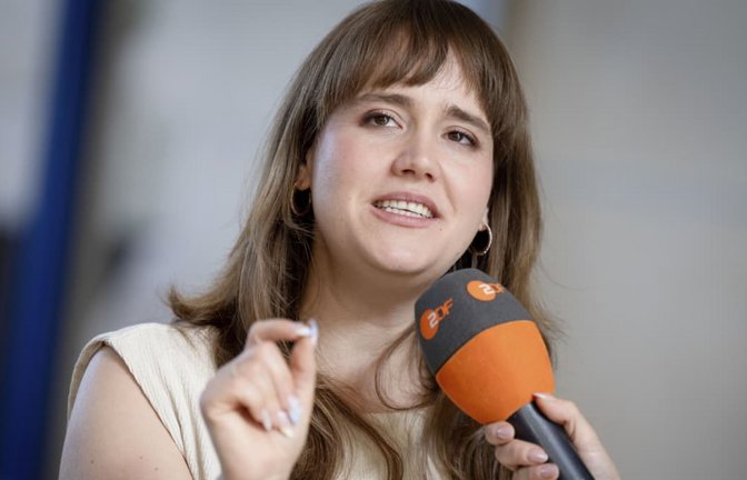 Ricarda Lang am Rande einer Parlamentssitzung.<span class='image-autor'>Bernd Elmenthaler/Future Image/actionpress</span>