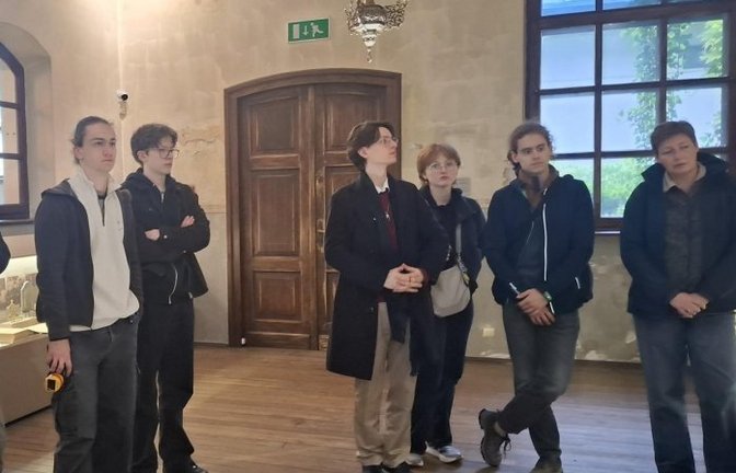 Die Schüler in der Gedenkstätte. <span class='image-autor'>Foto: p</span>