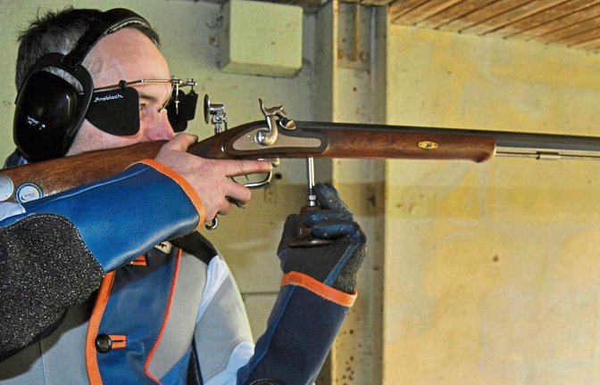 Gerhard Heid vom SV Sersheim hat sich den Titel mit dem Perkussionsgewehr gesichert.  Foto: Haller