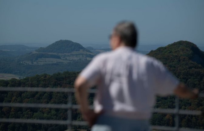 Die Sonne sorgt für Temperaturen weit über 30 Grad.<span class='image-autor'>Marijan Murat/dpa</span>