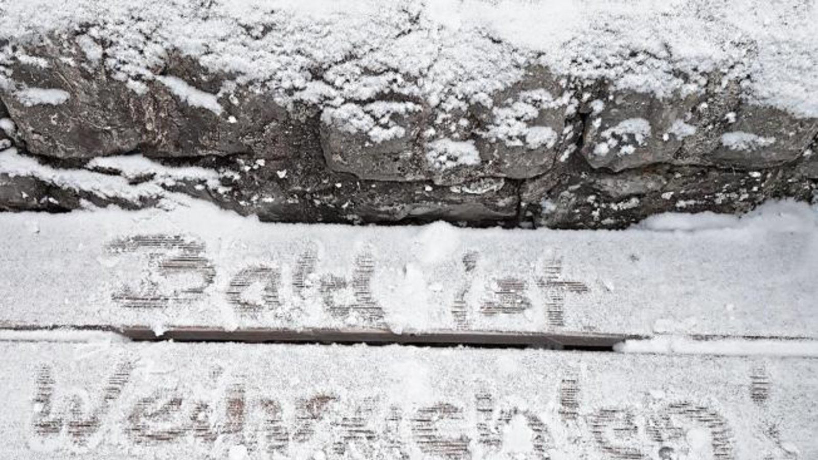 „Bald ist Weihnachten“, war bei Schloss Kaltenstein in Vaihingen vor Kurzem in Schnee zu lesen. Heute freuen wir uns aber erst mal über den Nikolaus. Foto: Zwerenz „Bald ist Weihnachten“, war bei Schloss Kaltenstein in Vaihingen vor Kurzem in Schnee zu lesen. Heute freuen wir uns aber erst mal über den Nikolaus. Foto: Zwerenz