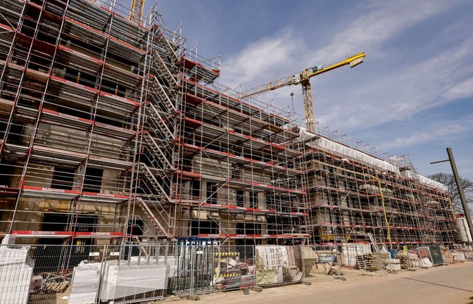 Stark gestiegene Finanzierungs- und Baukosten bremsen den Neubau in Deutschland deutlich aus.<span class='image-autor'>Foto: Axel Heimken/dpa</span>