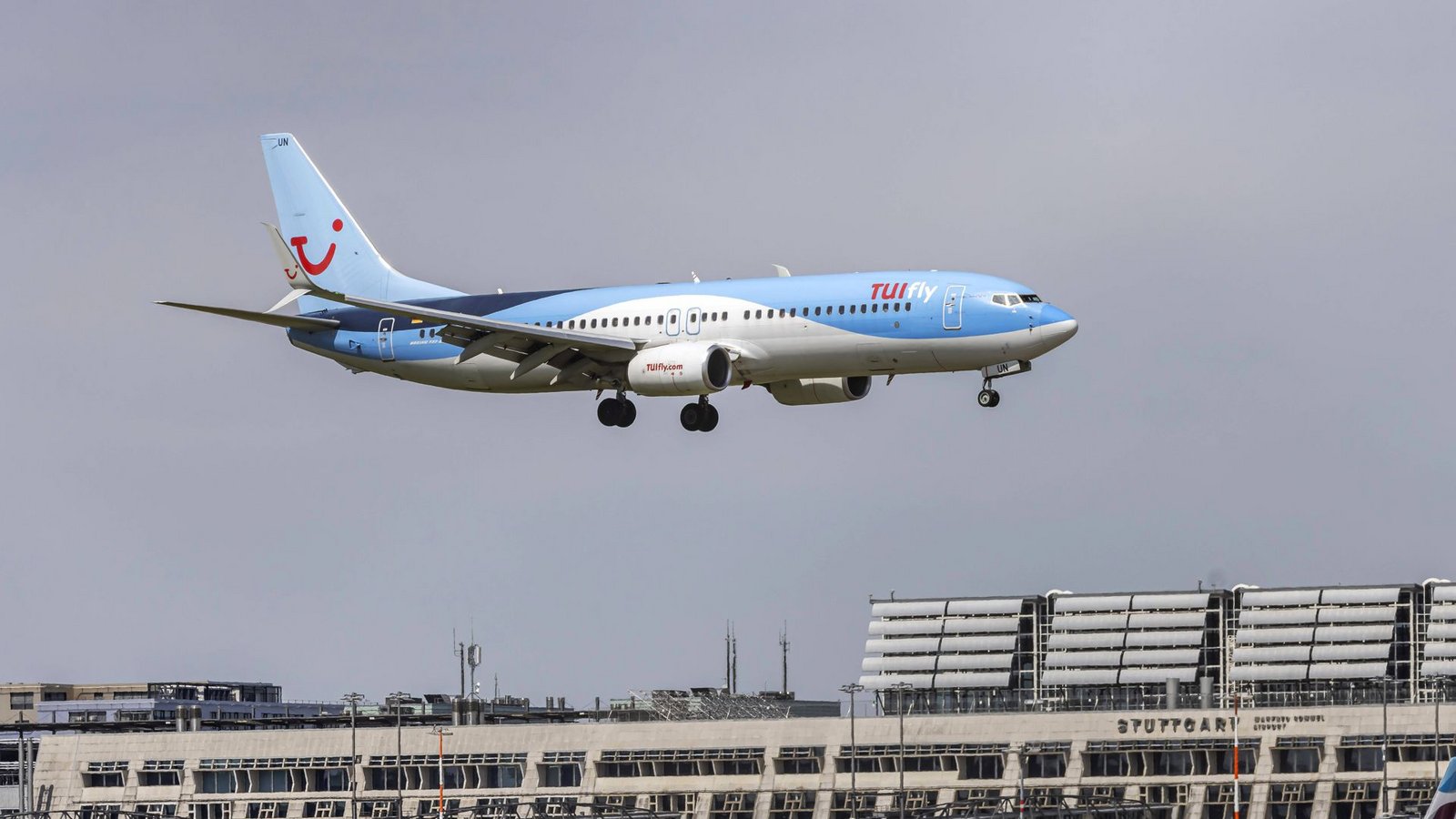 Die Zahl gefährlicher Blend-Angriffe mit Laserpointern auf Flugzeuge in Baden-Württemberg hat zugenommen. (Archivbild)Foto: IMAGO/Arnulf Hettrich/IMAGO/Arnulf Hettrich Die Zahl gefährlicher Blend-Angriffe mit Laserpointern auf Flugzeuge in Baden-Württemberg hat zugenommen. (Archivbild)Foto: IMAGO/Arnulf Hettrich/IMAGO/Arnulf Hettrich