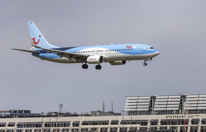 Die Zahl gefährlicher Blend-Angriffe mit Laserpointern auf Flugzeuge in Baden-Württemberg hat zugenommen. (Archivbild)<span class='image-autor'>Foto: IMAGO/Arnulf Hettrich/IMAGO/Arnulf Hettrich</span>
