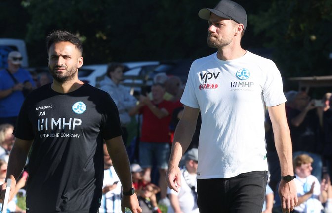 Kerem Arslan (li.) löst Marco Wildersinn ab.<span class='image-autor'>Foto: Pressefoto Baumann</span>